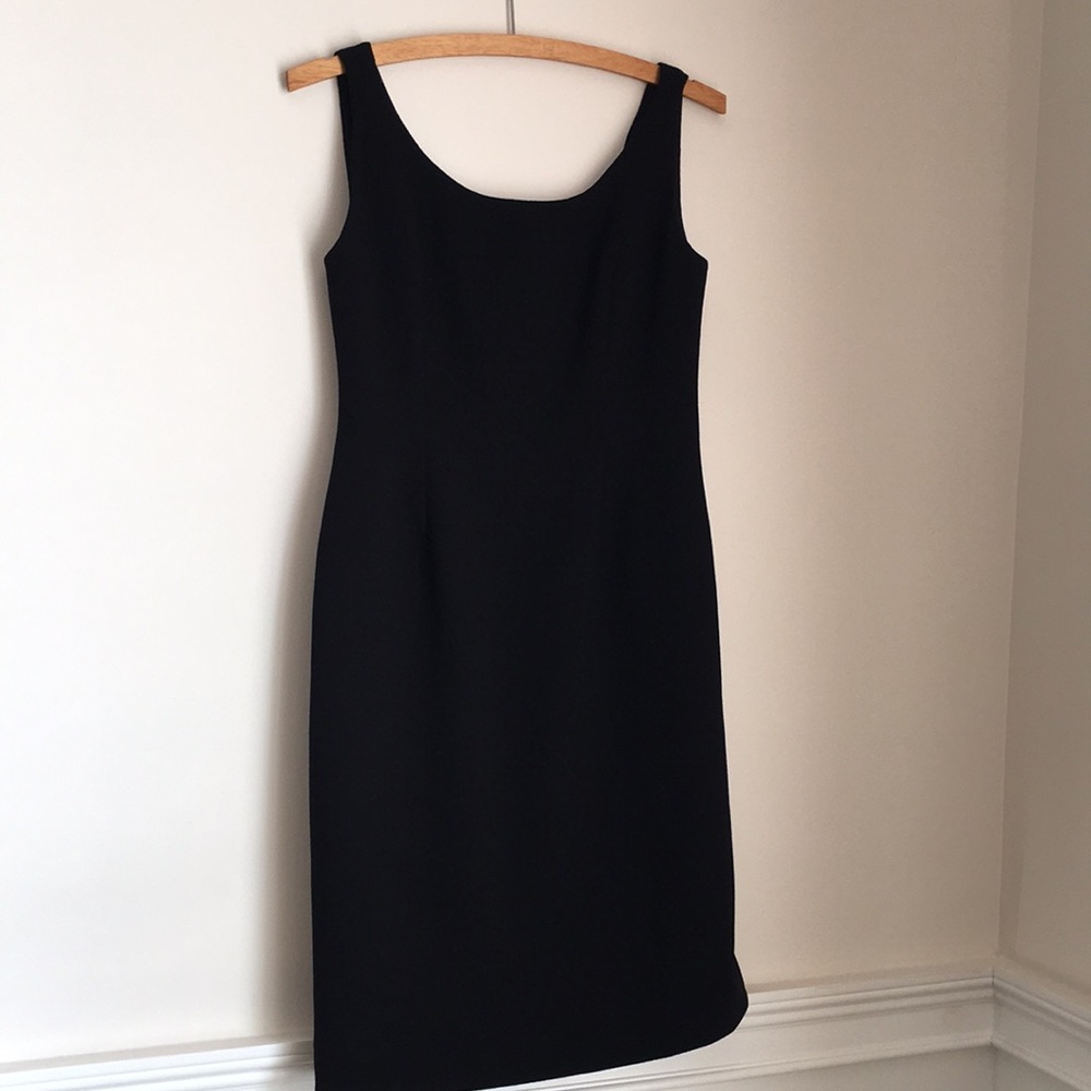 $950.00 PEGGY JENNINGS Perfect Little Black Dress Sz 6 Sleeveless! Fully lined!
